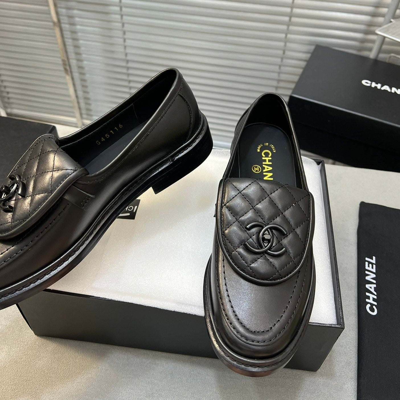 CHANEL Women Loafers In Leather Black